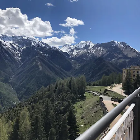 Pracatinat & Restaurant 3*