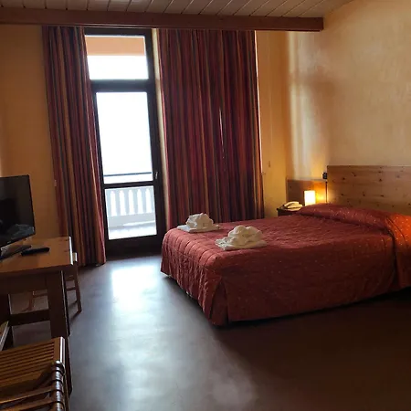 Pracatinat & Restaurant ホテル フェネストレッレ