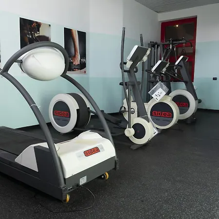 Pracatinat & Restaurant ホテル