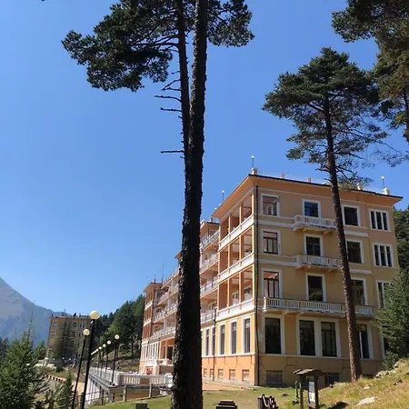 Pracatinat & Restaurant 3*