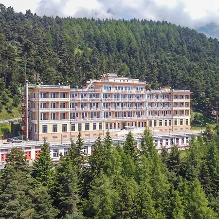 Pracatinat & Restaurant Hotel 3*