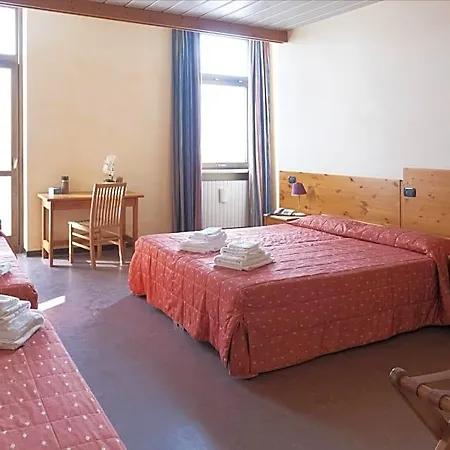 Pracatinat & Restaurant Hotel 3*